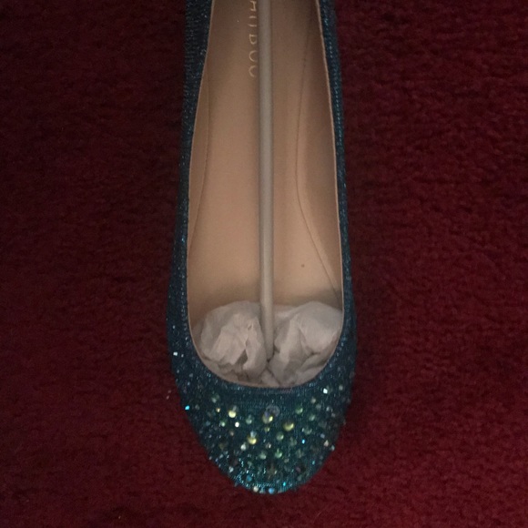 Shoes - Picture 1 of 3